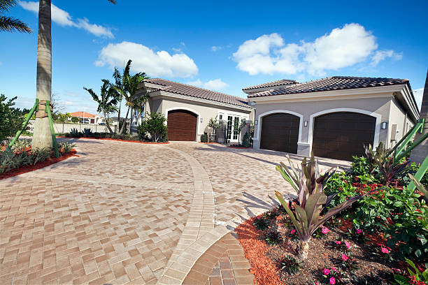 Best Cobblestone Driveway Pavers  in Shorewood, MN